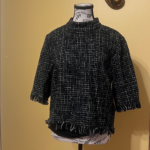 Zara Black and White Textured Top. Distressed women size L - Picture 6 of 11